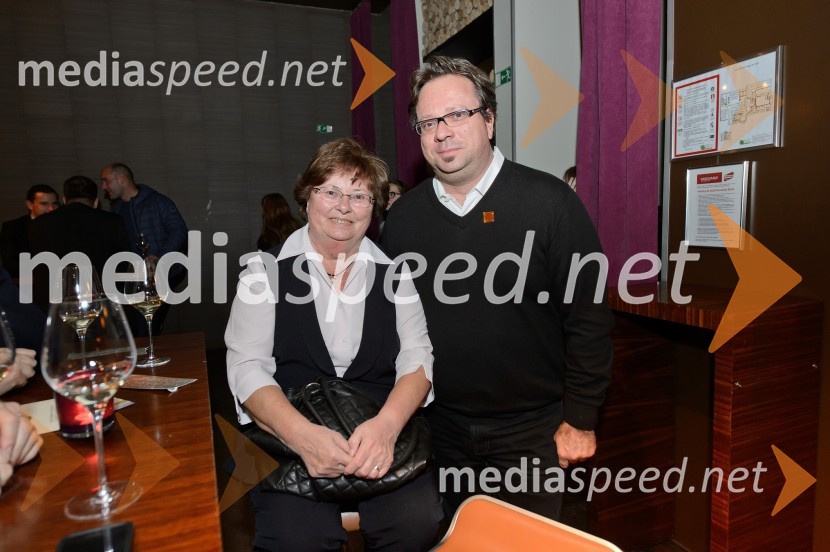  ... ;  Borut Ambrožič, nekdanji poslanec DZ, podpredsednik Medgeneracijskega humanitarnega društva za pomoč osebam s posebnimi potrebami-Veliko srce8. dobrodelna večerja Rotaract Maribor