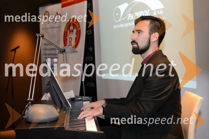 8. dobrodelna večerja Rotaract Maribor