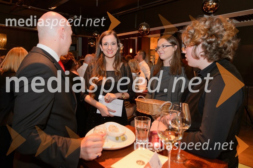  Sara Nikolić, članica, Rotaract klub Maribor;  ... ;  ... 8. dobrodelna večerja Rotaract Maribor