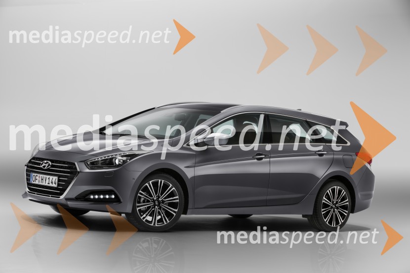 Hyundai i40Slovenska predstavitev osveženih avtomobilov Hyundai ix20 in i40