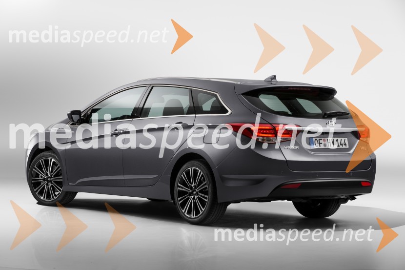 Hyundai i40Slovenska predstavitev osveženih avtomobilov Hyundai ix20 in i40