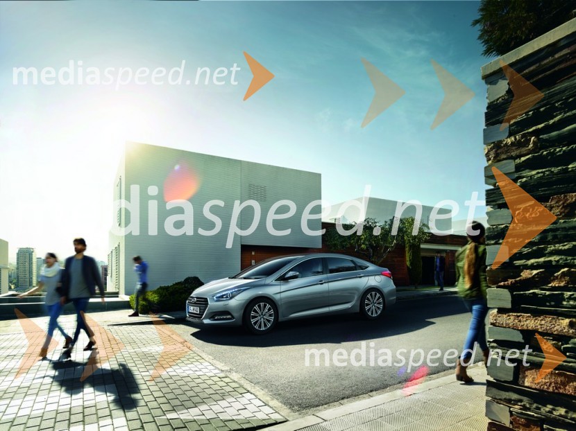 Hyundai i40Slovenska predstavitev osveženih avtomobilov Hyundai ix20 in i40