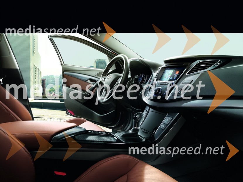Hyundai i40Slovenska predstavitev osveženih avtomobilov Hyundai ix20 in i40