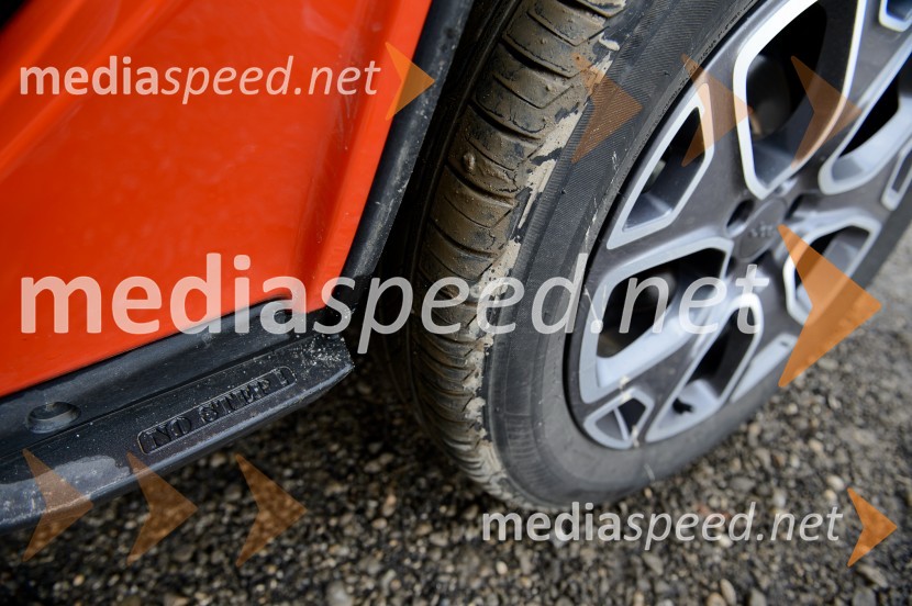 Jeep Renegade 2.0 Multijet 16v 140 AWD Limited, zaščitni pragJeep Renegade 2.0 Multijet 16v 140 AWD Limited, mediaspeed test