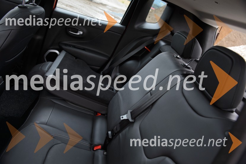 Jeep Renegade 2.0 Multijet 16v 140 AWD Limited, deljiva zadnja klopJeep Renegade 2.0 Multijet 16v 140 AWD Limited, mediaspeed test