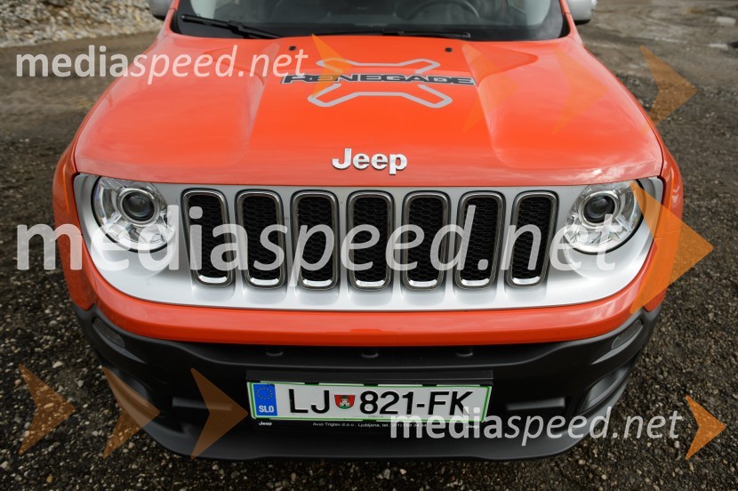 Jeep Renegade 2.0 Multijet 16v 140 AWD Limited, velika kromirana maskaJeep Renegade 2.0 Multijet 16v 140 AWD Limited, mediaspeed test