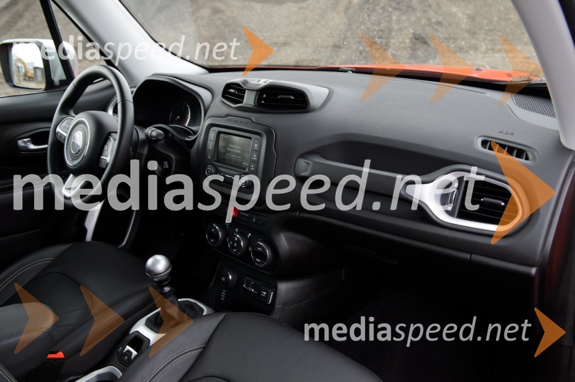 Jeep Renegade 2.0 Multijet 16v 140 AWD Limited, notranjostJeep Renegade 2.0 Multijet 16v 140 AWD Limited, mediaspeed test