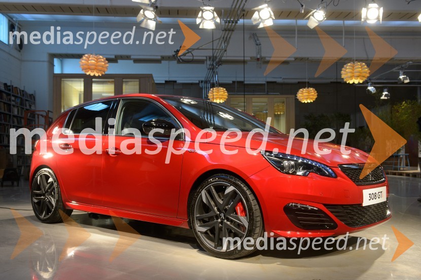 Peugeot Sport 308 GTiSlovenska predstavitev Peugeot Sport 308 GTi