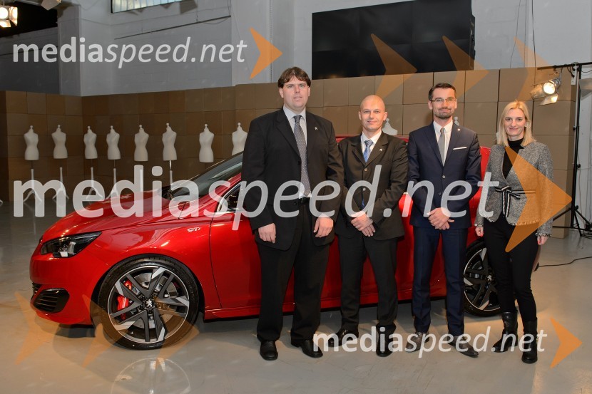 Martin Fajt, produktni vodja Peugeot Slovenije;  Adam Kavšek, direktor prodaje Peugeot Slovenija;  Gregor Draksler, direktor marketinga, Peugeot Slovenija;  ... Slovenska predstavitev Peugeot Sport 308 GTi