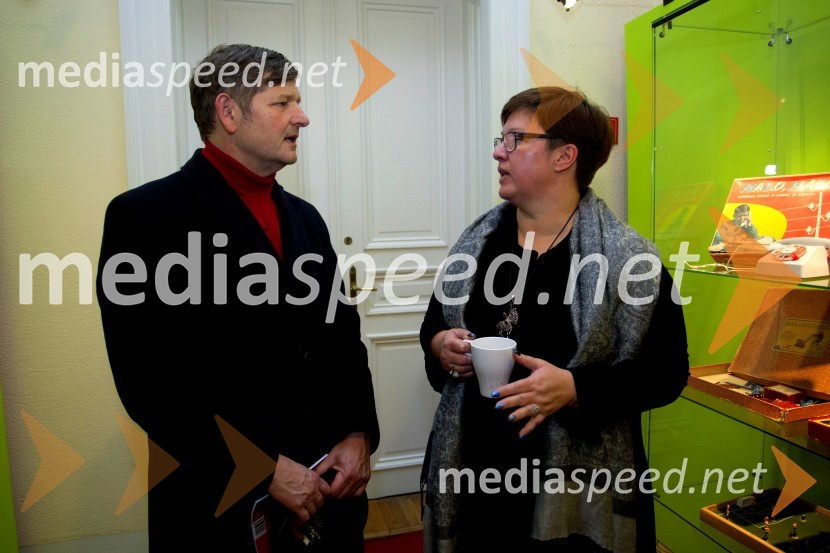  Primož Premzl, založnik in galerist; dr. Aleksandra  Berberih Slana, direktorica Muzeja narodne osvoboditve MariborSvet igrač, otvoritev razstave, Muzej narodne osvoboditve Maribor