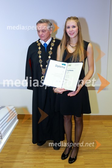 prof. dr. Ivan Krajnc, dekan, Medicinska fakulteta Univerze v Mariboru;  Tina  Berden, Medicinska fakulteta Univerze v MariboruSvečana podelitev diplom diplomantom Medicinske fakultete