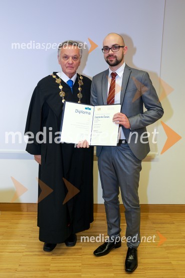 prof. dr. Ivan Krajnc, dekan, Medicinska fakulteta Univerze v Mariboru;  Dominik Časar, Medicinska fakulteta Univerze v MariboruSvečana podelitev diplom diplomantom Medicinske fakultete