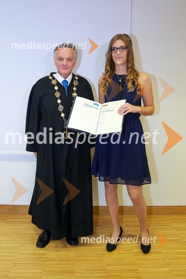 prof. dr. Ivan Krajnc, dekan, Medicinska fakulteta Univerze v Mariboru;  Jana Boškovič, Medicinska fakulteta Univerze v MariboruSvečana podelitev diplom diplomantom Medicinske fakultete