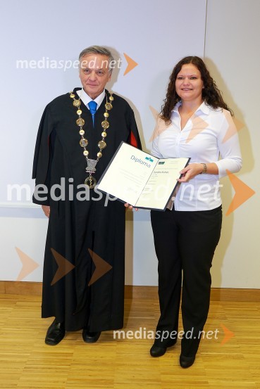 prof. dr. Ivan Krajnc, dekan, Medicinska fakulteta Univerze v Mariboru;  Sandra Kuhar, Medicinska fakulteta Univerze v MariboruSvečana podelitev diplom diplomantom Medicinske fakultete