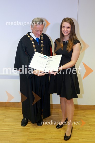 prof. dr. Ivan Krajnc, dekan, Medicinska fakulteta Univerze v Mariboru;  Petra Rižnik, Medicinska fakulteta Univerze v MariboruSvečana podelitev diplom diplomantom Medicinske fakultete