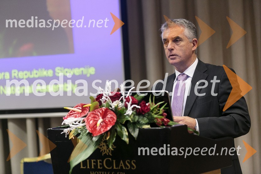  Tomaž Gantar, dr.med., podpredsednik, DeSUSSimpozij srčnih kirurgov