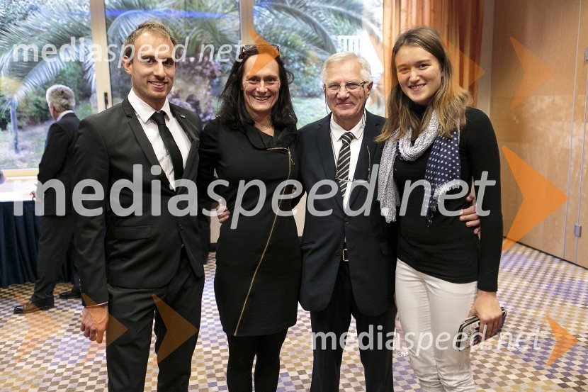  Jan  Ravnik, univ. dipl. fizik;  Barbara Ravnik, OU Društva za zdravje naroda;  Jože Ocvirk, predsednik Društva za zdravje naroda;  ... Simpozij srčnih kirurgov