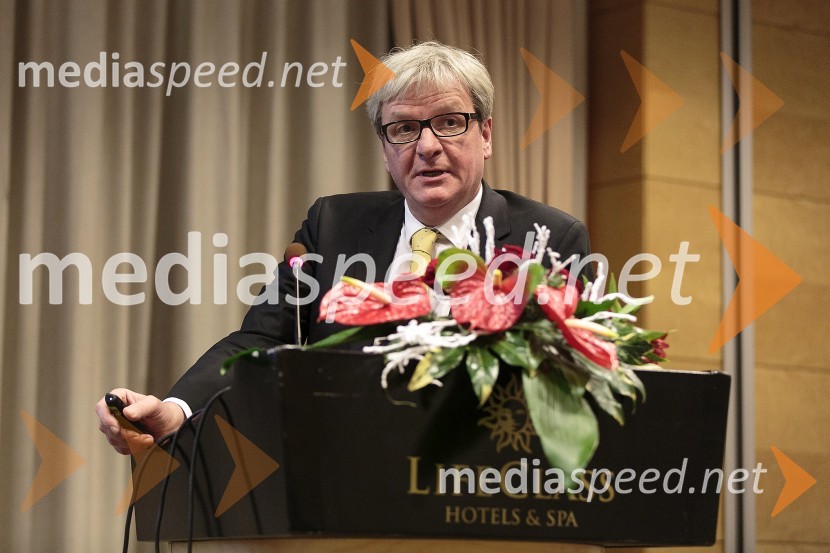 prof. dr. Zlatko Fras, specialist kardiologSimpozij srčnih kirurgov