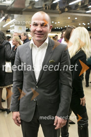  Dejan Zavec, boksar, svetovni prvak supervelterske katergorije po različici  WBFŠportnik leta 2015