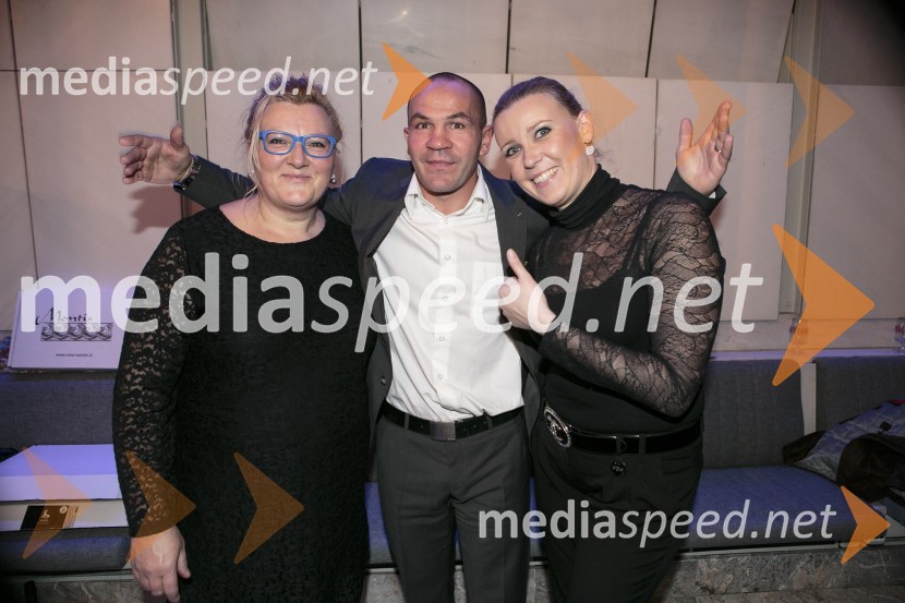  ... ;  Dejan Zavec, boksar, svetovni prvak supervelterske katergorije po različici  WBF;  ... Športnik leta 2015