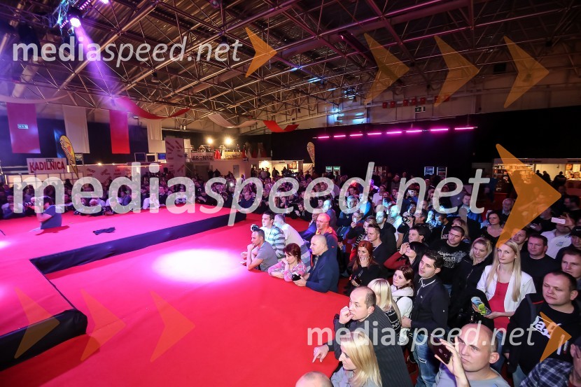 8. mednarodni erotični sejem sLOVErotika, Ogled fotografij ni priporočljiv za mlajše od 18 let!