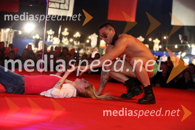 8. mednarodni erotični sejem sLOVErotika, Ogled fotografij ni priporočljiv za mlajše od 18 let!