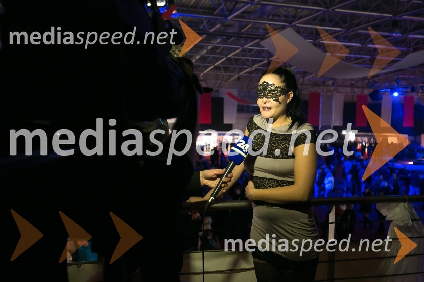 8. mednarodni erotični sejem sLOVErotika, Ogled fotografij ni priporočljiv za mlajše od 18 let!