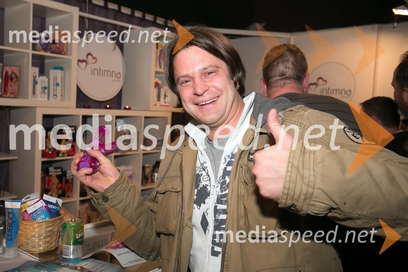 8. mednarodni erotični sejem sLOVErotika, Ogled fotografij ni priporočljiv za mlajše od 18 let!