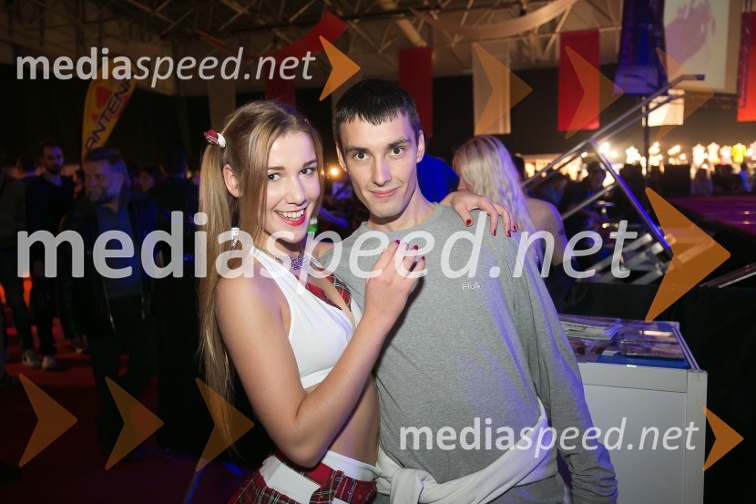 8. mednarodni erotični sejem sLOVErotika, Ogled fotografij ni priporočljiv za mlajše od 18 let!