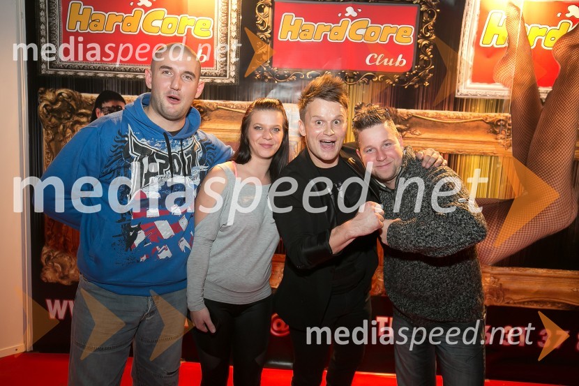 8. mednarodni erotični sejem sLOVErotika, Ogled fotografij ni priporočljiv za mlajše od 18 let!