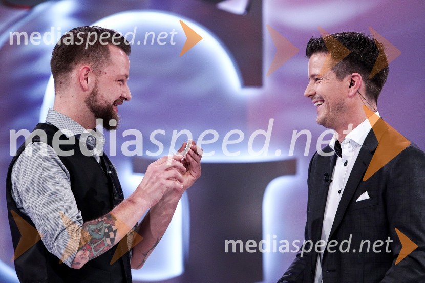  Bine Volčič, kuharski mojster;  Boštjan Romih, televizijski voditeljZmagovalec Gostilna išče šefa je Tomaš Javurek