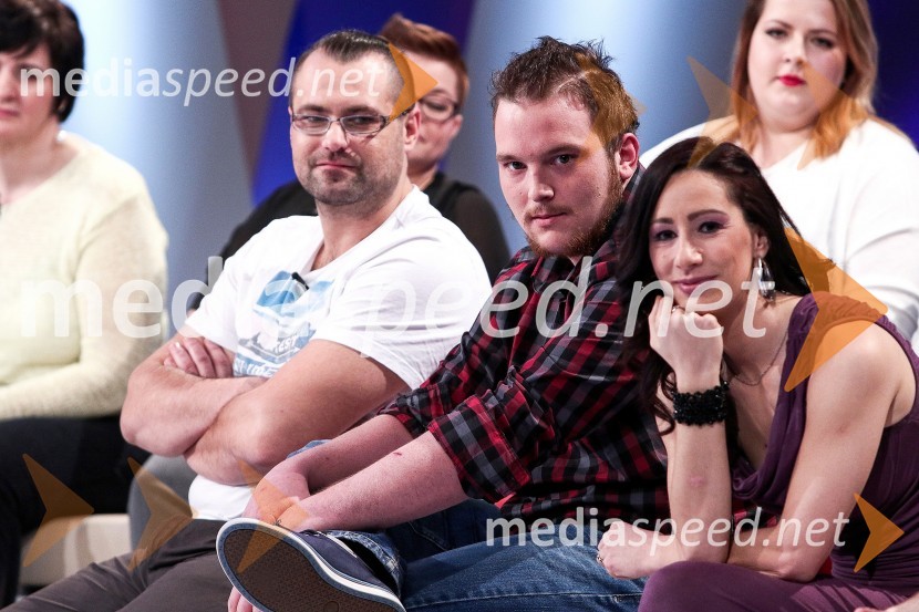  Tomaš Javurek, zmagovalecv šovu Gostilna išče šefa;  Blaž Kostanjšek, finalist v šovu Gostilna išče šefa;  ... Zmagovalec Gostilna išče šefa je Tomaš Javurek