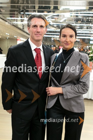  Robert  Pistotnik, predsednik uprave Sintal d.d.;  Jana PistotnikManagerski koncert 2015