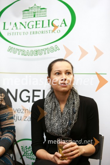  Jelena Dimitrijević, nutricionistka Zeliščno razvajanje v Botaničnem vrtu z blagovno znamko L’Angelica