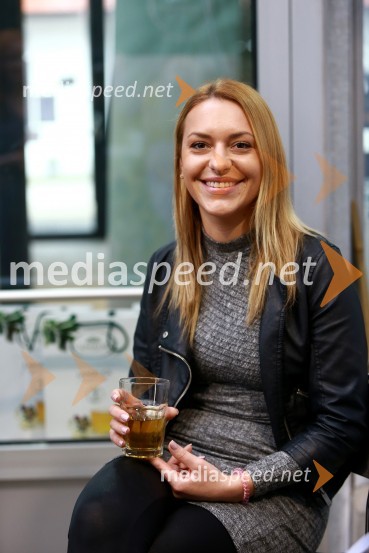 Zeliščno razvajanje v Botaničnem vrtu z blagovno znamko L’Angelica