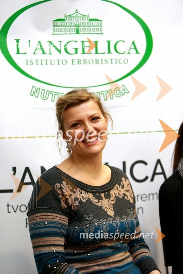  Maja Brce, kozmetičarkaZeliščno razvajanje v Botaničnem vrtu z blagovno znamko L’Angelica