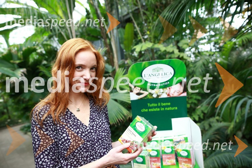  Mojca Mavec, voditeljicaZeliščno razvajanje v Botaničnem vrtu z blagovno znamko L’Angelica
