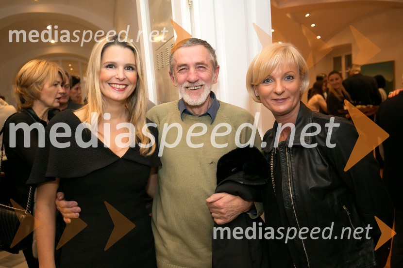  Bernarda Žarn, voditeljica;  ... ;  Sonja Poljanšek Škrabec, lastnica Welness centra SunnyOtvoritev razstave izbora del Likovne zbirke Riko