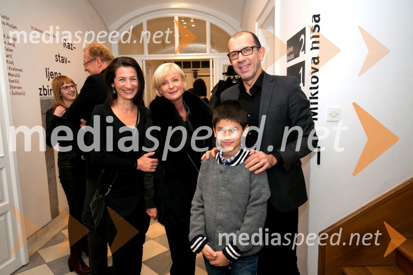  Betka Šuhel Mikolič, mentorica nastopanja v javnosti, radijska in televizijska voditeljica, podjetje BPR;  Sonja Poljanšek Škrabec, lastnica Welness centra Sunny;  Aleksander Mikolič;  Dean Mikolič, direktor P&S CAPITAL d.o.o.Otvoritev razstave izbora del Likovne zbirke Riko