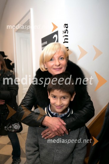  Sonja Poljanšek Škrabec, lastnica Welness centra Sunny;  Aleksander MikoličOtvoritev razstave izbora del Likovne zbirke Riko