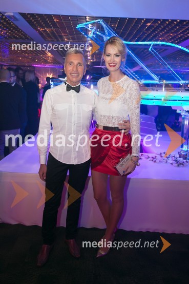   Igor  Jelen-Iggy, koreograf, lastnik plesnega centra Igen;  Tjaša  Kokalj Jerala, manekenka, voditeljicaSVETovna VIP zabava 2015