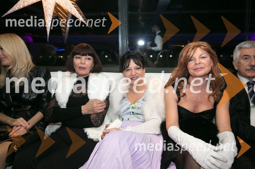  Nina Gazibara, nekdanja manekenka;  Andreja Vidic, plisiranje tkanin;  Darja Kuhar Kotnik, UO Društva za zdravje narodaSVETovna VIP zabava 2015