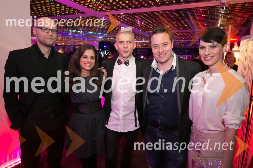  Primož Siter, glasbenik in radijski moderator, Radio Aktual;  ... ;  Klemen Bunderla, radijski voditelj, radio Aktual;  Mitja Grajzar, radijski voditelj;  ... SVETovna VIP zabava 2015