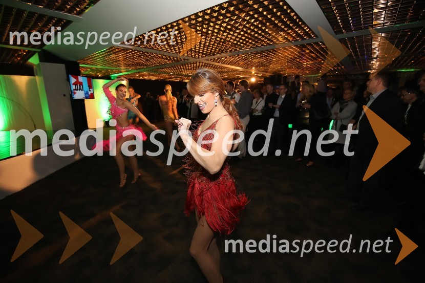 Plesni spektakel Nadiya Dance Gorup z Nadiyo BychkovoSVETovna VIP zabava 2015