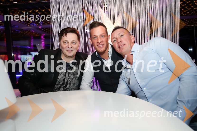  Danijel Popović, pevec;  Denis Toplak, zmagovalec šova Kmetija: Nov začetek;  Faki Čaušević, zmagovalec šova Kmetija: Nov začetekSVETovna VIP zabava 2015