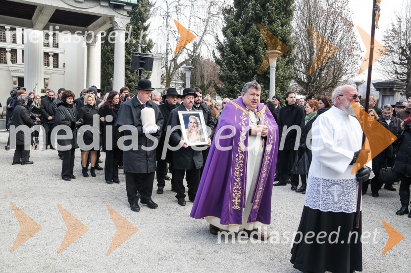  Janez  Fuman, župnikZadnje slovo od Simone Weiss