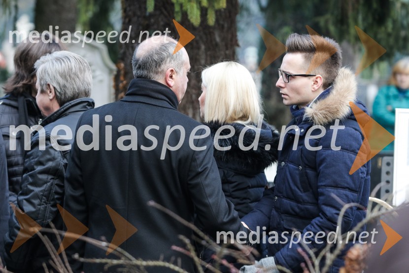 Zadnje slovo od Simone Weiss