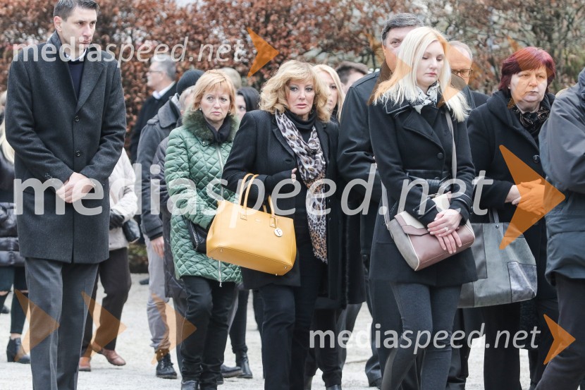  Tereza Kesovija, pevka;  ... Zadnje slovo od Simone Weiss