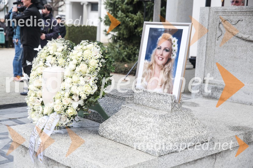 Zadnje slovo od Simone WeissZadnje slovo od Simone Weiss