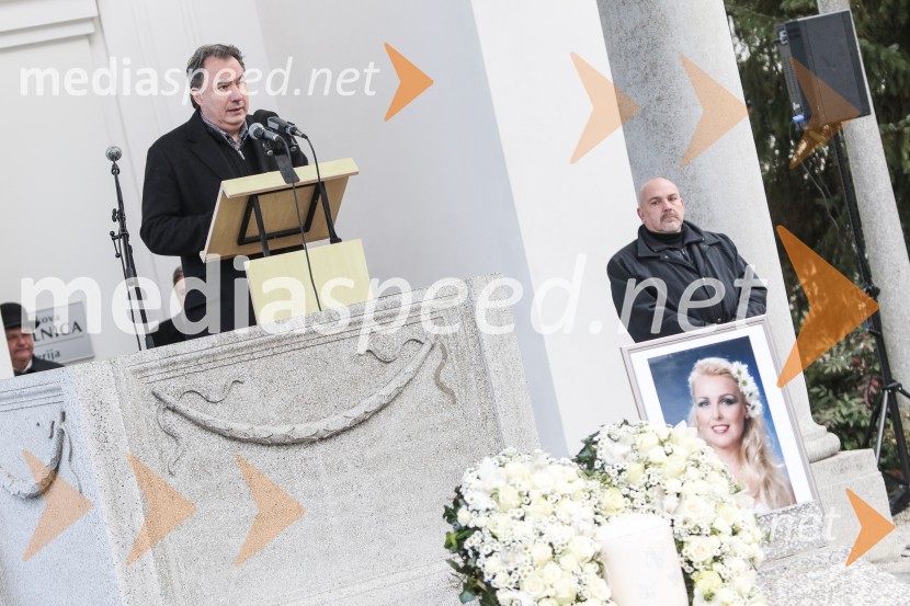 Zadnje slovo od Simone Weiss